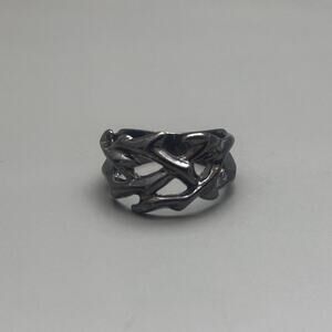 Y2k 2000s vintage style gothic grunge ring